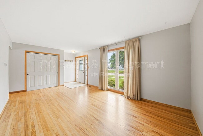 Building Photo - 938 Canterbury Dr