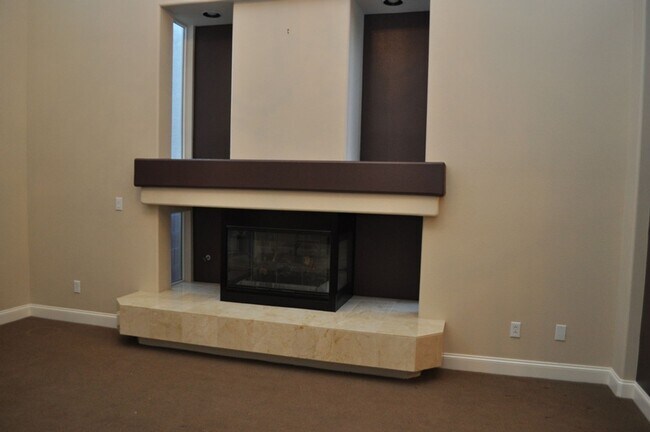 Foto del edificio - 7804 Jacaranda Hill Ct