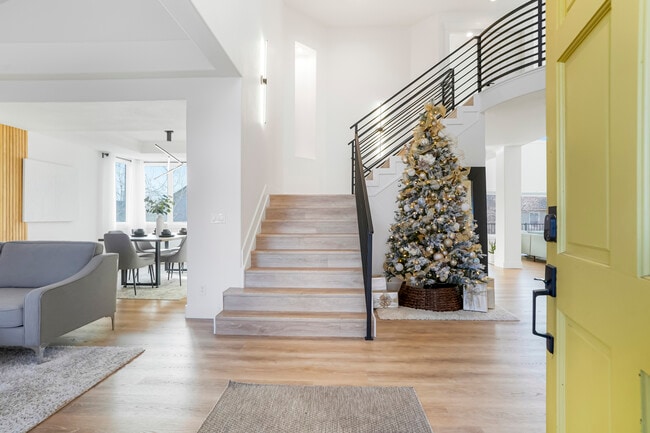 Building Photo - Robb Way