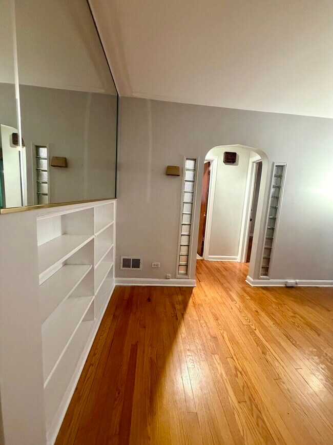 Foto del edificio - 314 E 83rd St