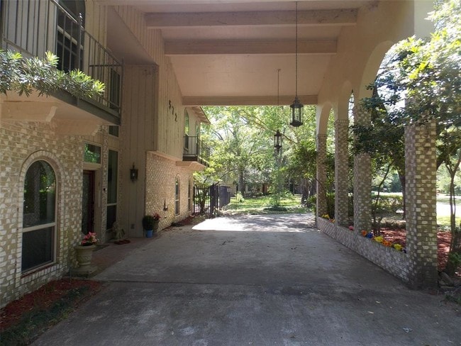Building Photo - 572 Roanoke Dr