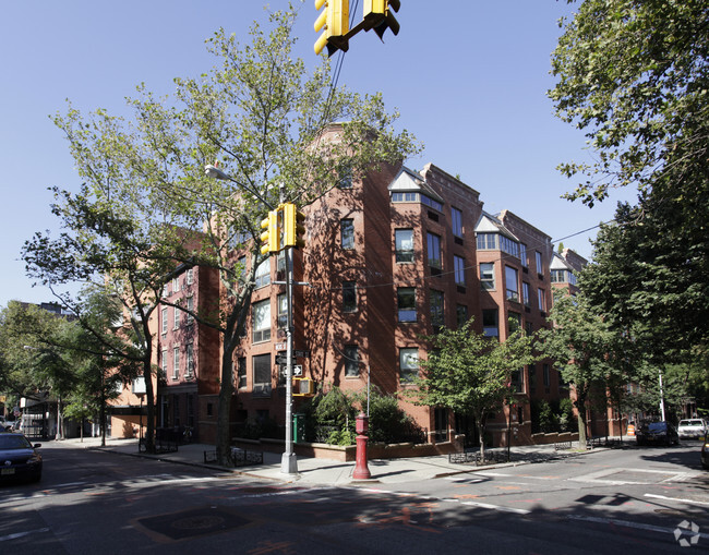 Primary Photo - 60 State St