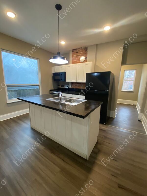 Building Photo - 29 Hawkes Ave