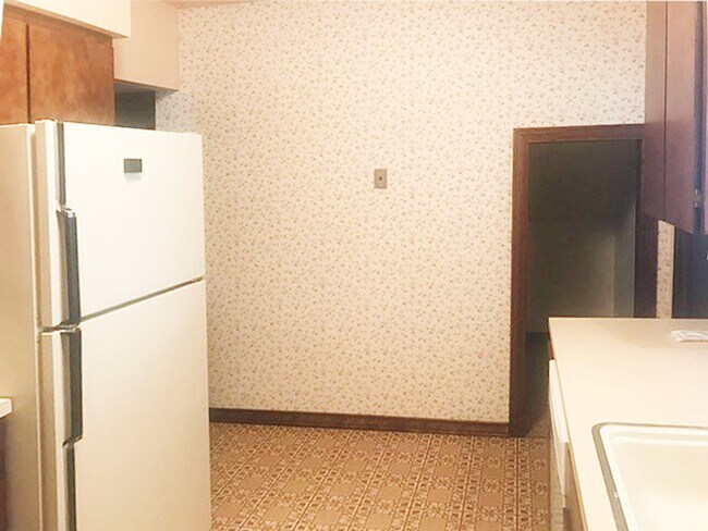 Foto del edificio - Spacious 5 Bedroom Home in Great Location!