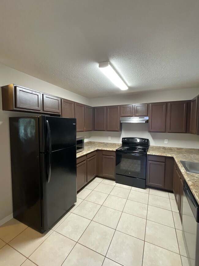 Foto del edificio - 5906 Lawn Meadow Dr