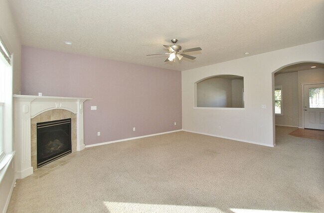 Foto del edificio - 667 W Crescent St