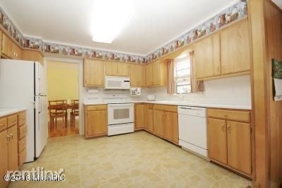 Building Photo - 3 br, 2.5 bath House - 1112 Berkshire Dr
