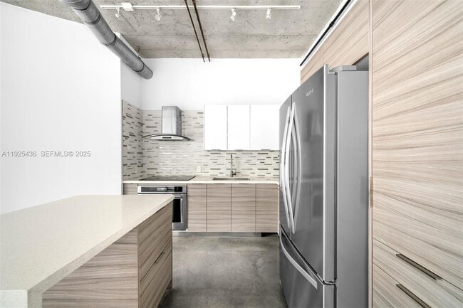 Foto del edificio - 10 SW South River Dr