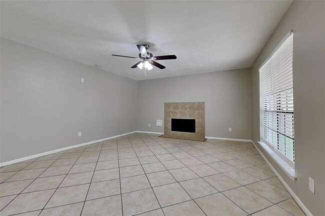 Foto del edificio - 3615 Darnell Ct