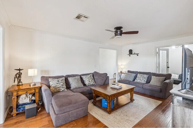 Foto del edificio - 1316 Sunrise Dr