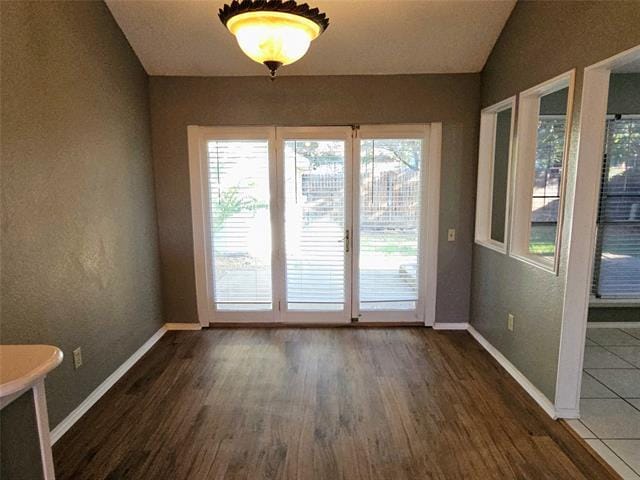 Building Photo - 3813 Waxwing Cir S