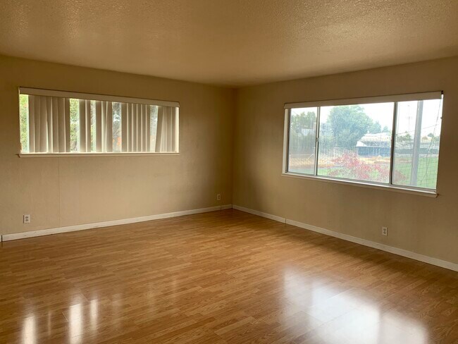 Building Photo - 828 Di Fiore Dr
