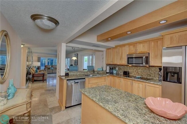 Building Photo - 10980 S Ocean Dr