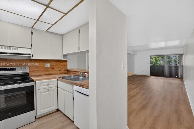 Foto del edificio - 7420 SW 59th Ave