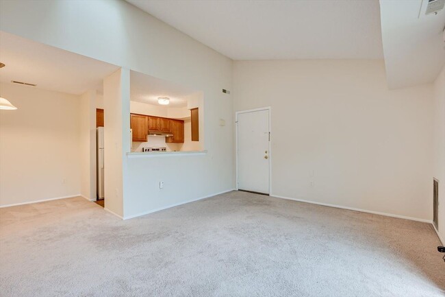 Building Photo - 2310 Aspen Dr