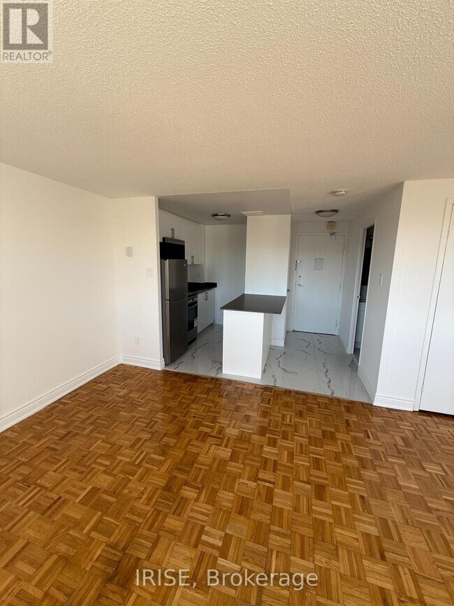 Photo du bâtiment - 7555 Goreway Dr