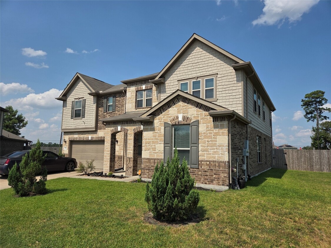 Primary Photo - 25553 Kensington Lk Dr