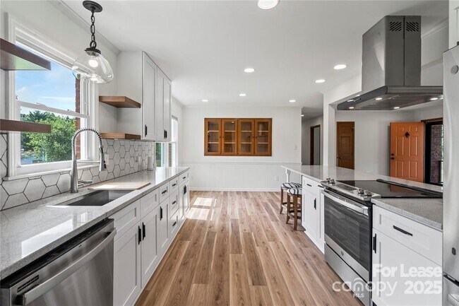 Foto del edificio - 16824 Knoxwood Dr