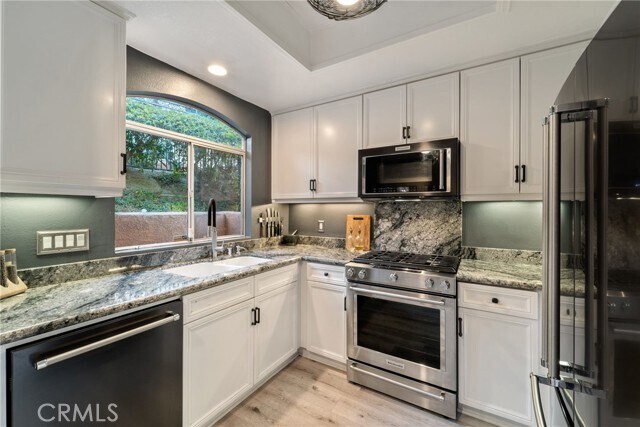 Building Photo - 30902 Club House Dr