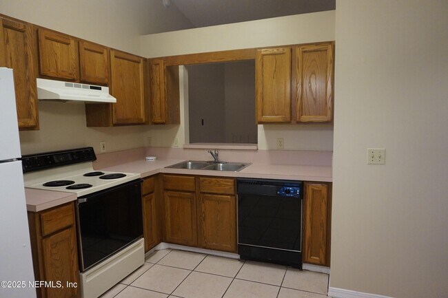 Foto del edificio - 7809 Allspice Cir E