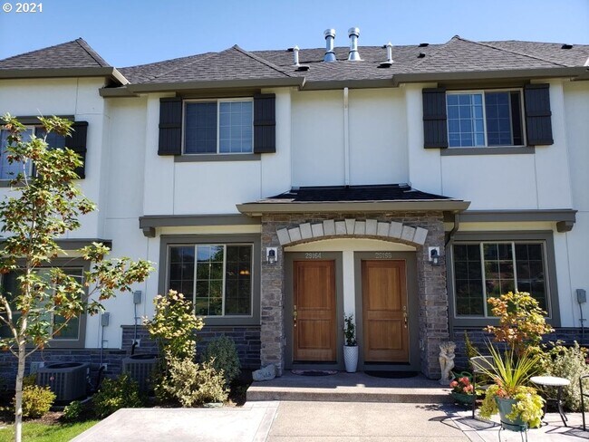 Foto del edificio - Desirable 2 Bed 2 Bath Townhome in Villebo...