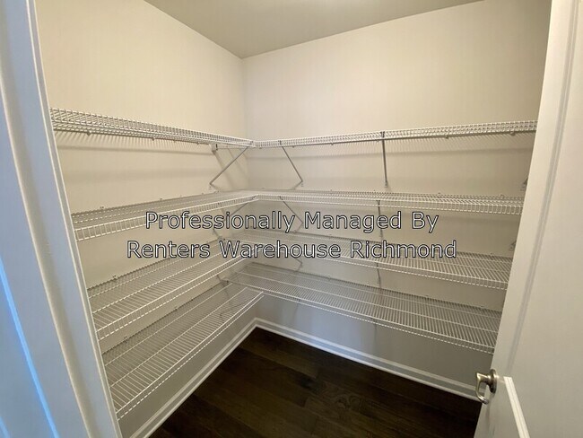 Foto del edificio - 8231 Fedora Dr