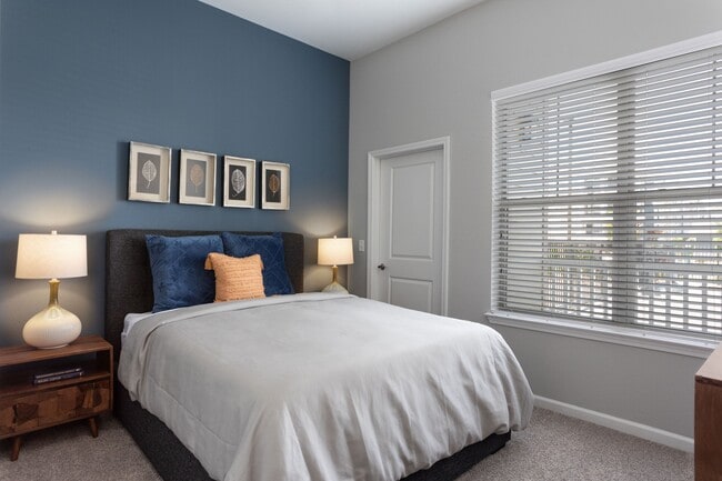 Building Photo - ZZZThe Haven