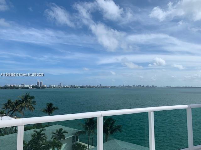 Foto del edificio - 2000 Bay Dr