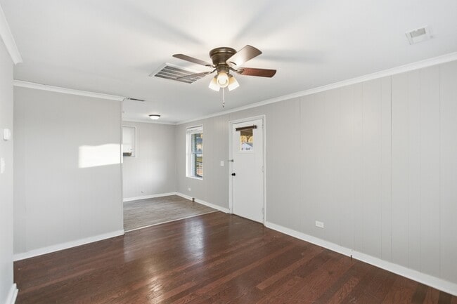 Foto del edificio - 135 Marshall Cir