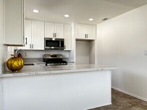 Building Photo - 7631 Amazon Dr