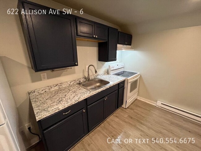 Building Photo - 622 Allison Ave SW