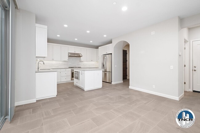 Building Photo - Charming 4 Bed |3.5 Bath