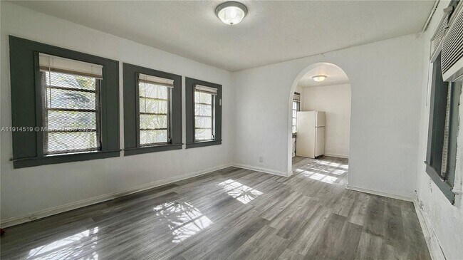 Foto del edificio - 444 SW 10th Ave