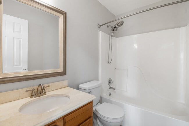 Foto del edificio - 1330 Burchett Dr