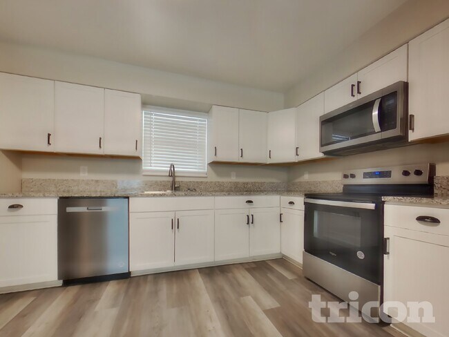 Foto del edificio - 243 E Bay Ave