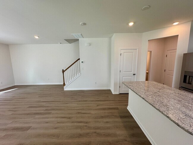 Foto del edificio - Beautiful New 3BR/2.5BA Townhouse