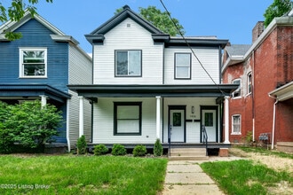 Building Photo - 1426 S Brook St