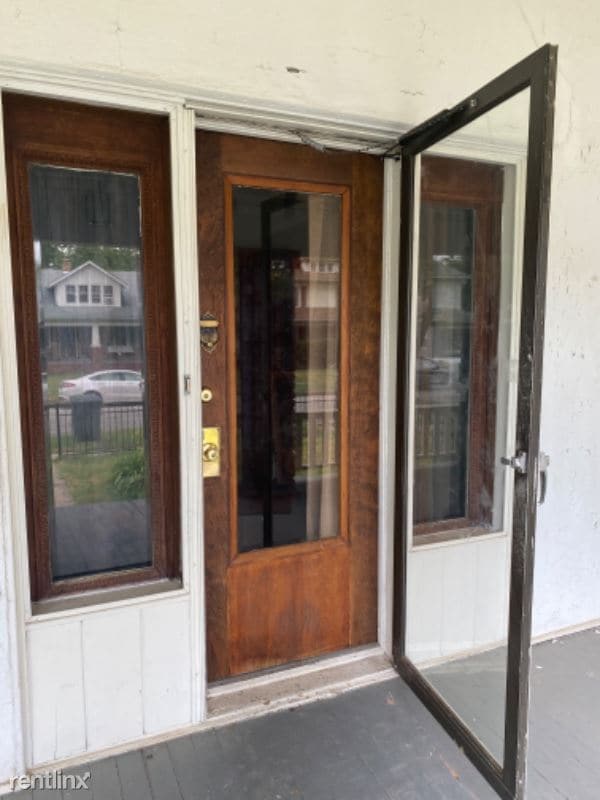 Building Photo - 3 br, 1 bath House - 209 S Glenn St