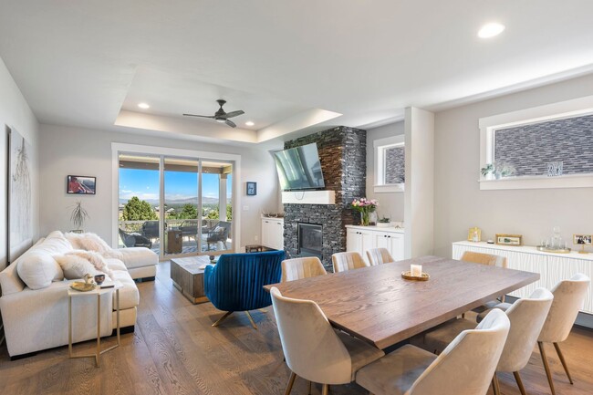 Building Photo - 3 Bed 2 Bath Fully Furnished-Single Level-...