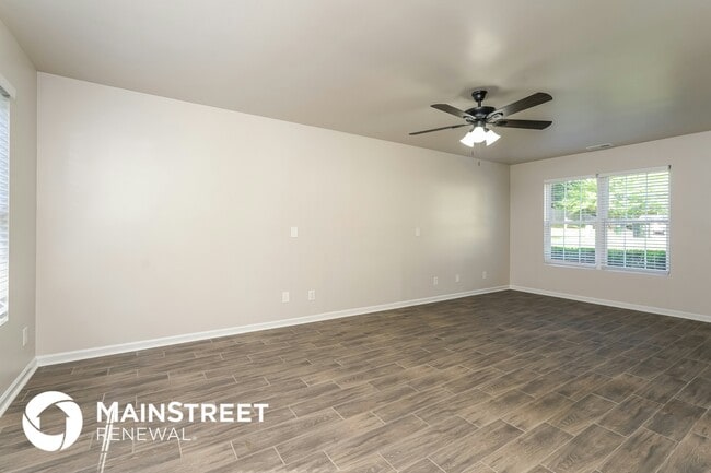 Building Photo - 1209 Maury Ln