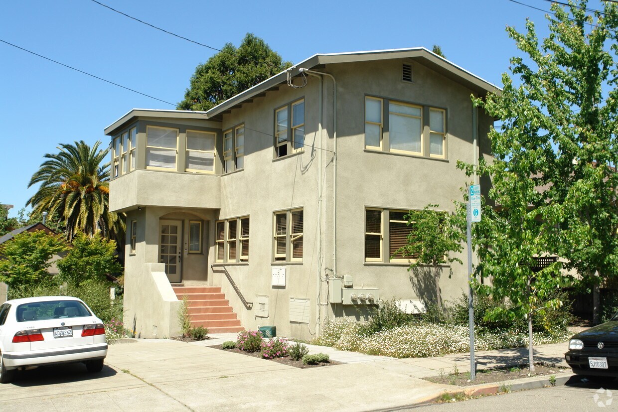 Primary Photo - 1544-1546 Spruce St