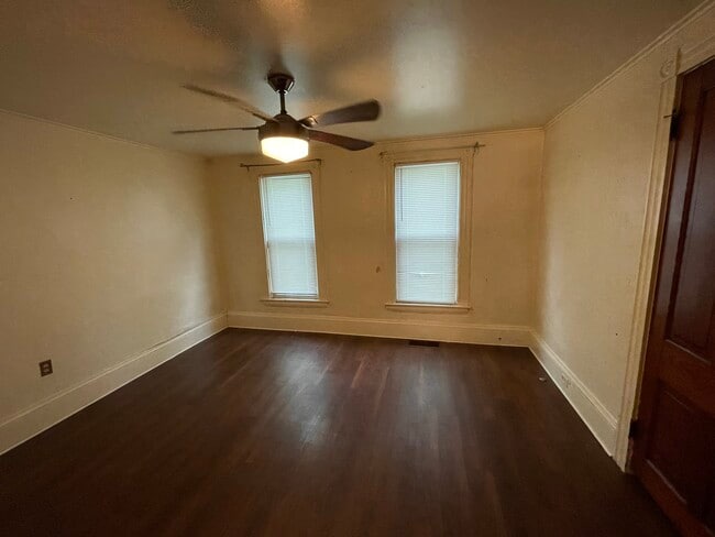 Building Photo - 130 N 7th St