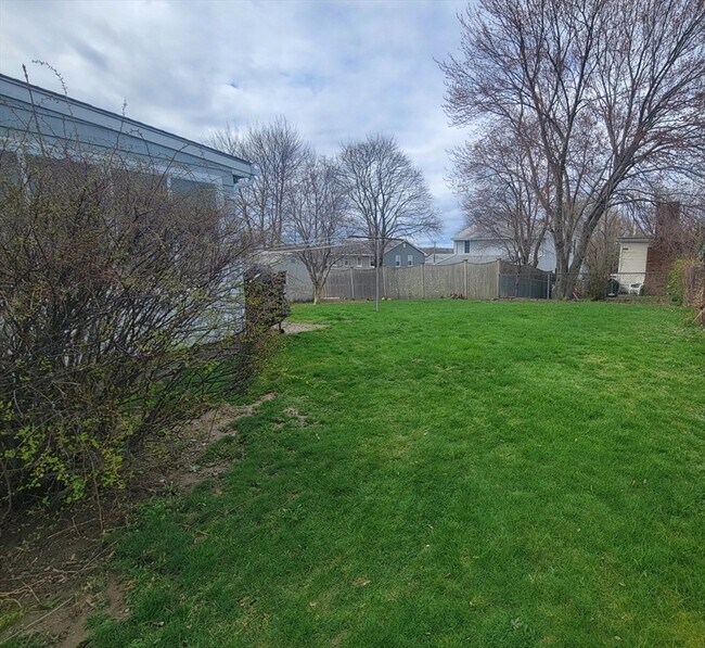 Foto del edificio - 26 Bursley Rd