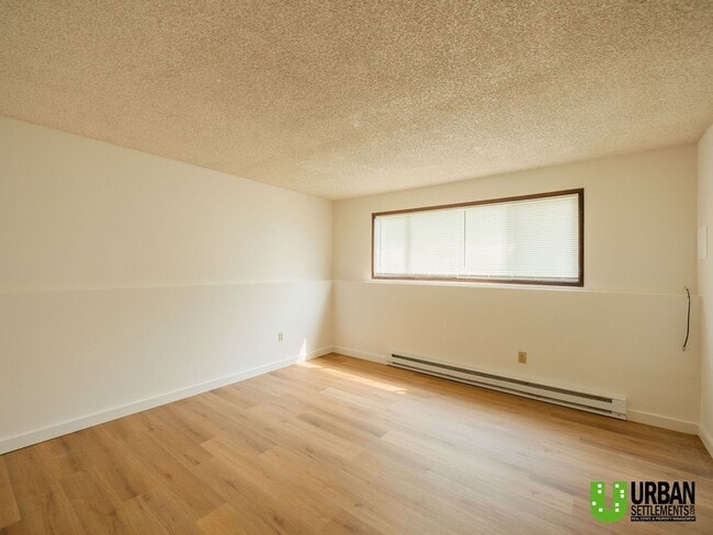 Building Photo - 13211 E Skyview Ave