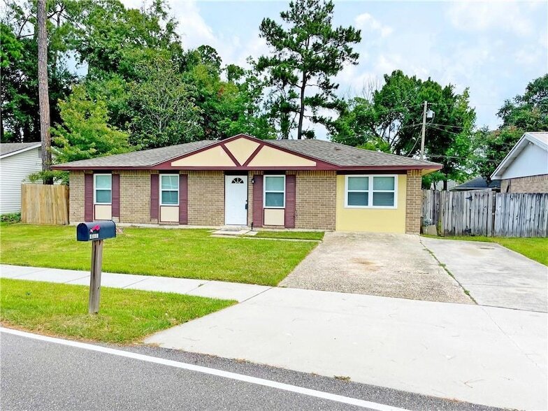 Primary Photo - 1458 Fremaux Ave