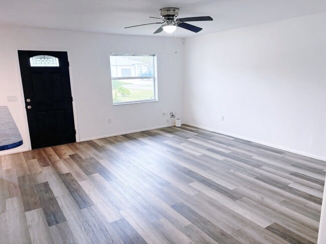 Foto del edificio - 1061 Nomad Rd