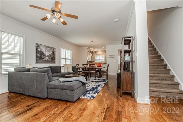Foto del edificio - 315 Woodvale Pl