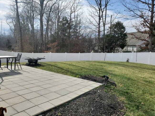 Foto del edificio - 10121 Snowbell Ct