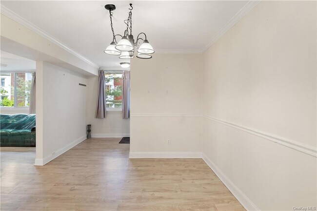 Foto del edificio - 1005 Colony Dr