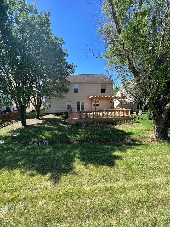 Building Photo - 12350 River Valley Dr